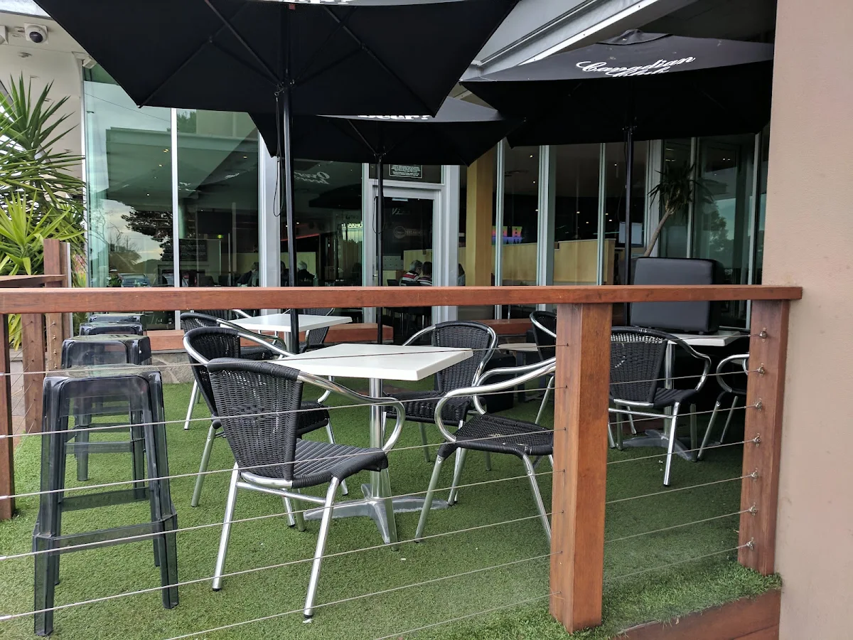 Vibe, Victoria Hotel