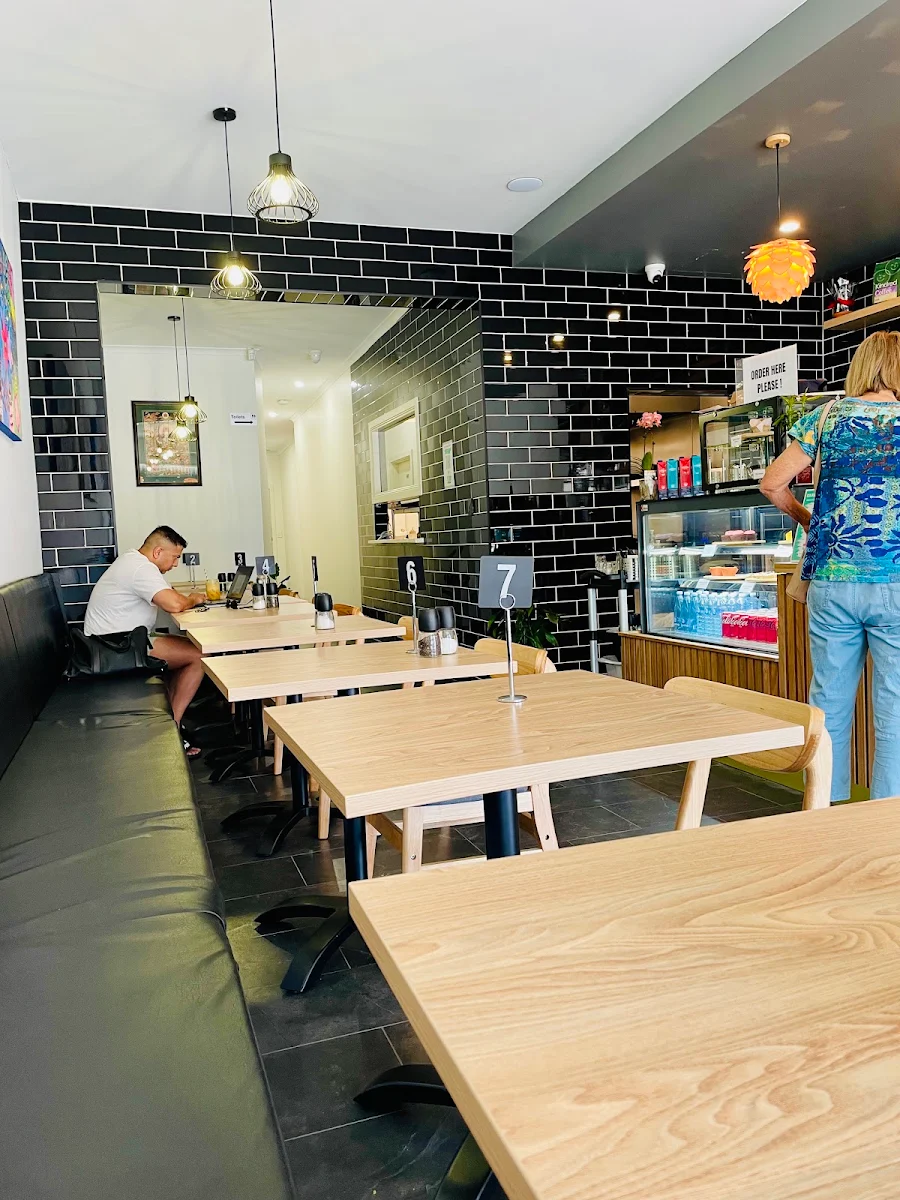 Vibe, Early Bird Eatery & Specialty Coffee