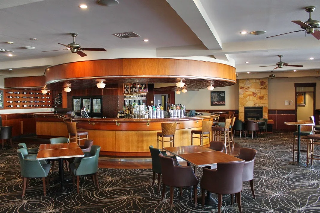 Vibe, Port Kennedy Tavern