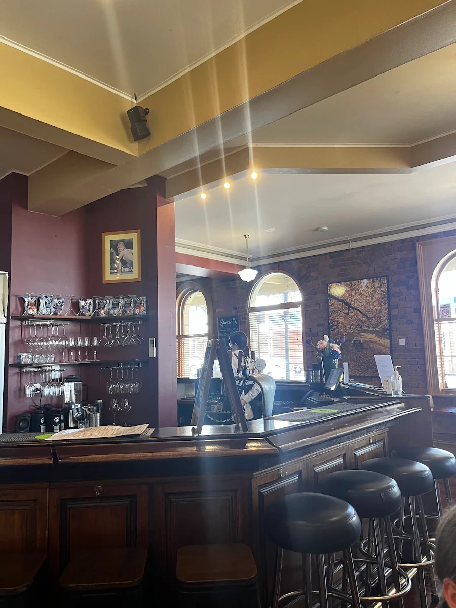 Vibe, The Albion Hotel Kyneton