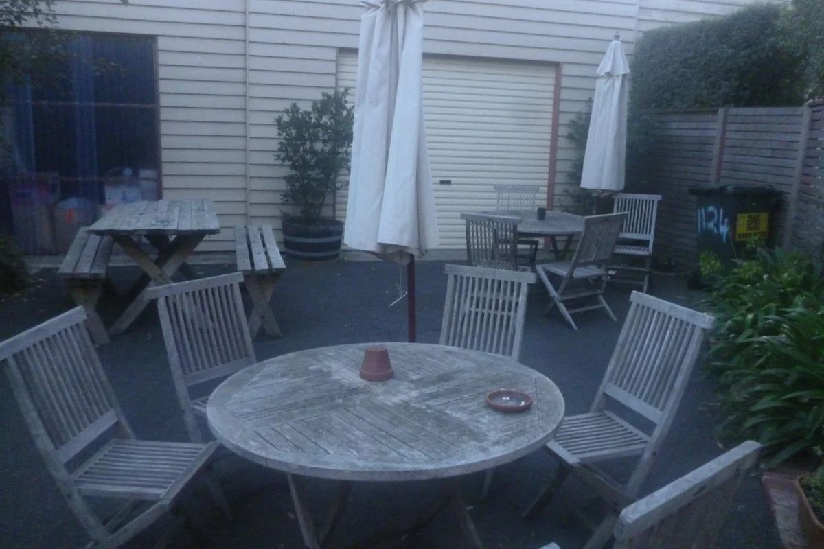 Vibe, The Albion Hotel Kyneton