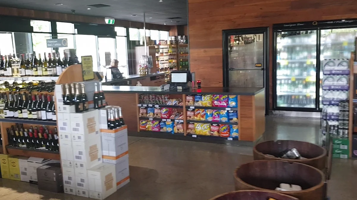 Vibe, Harry Brown - Reef Gateway Hotel