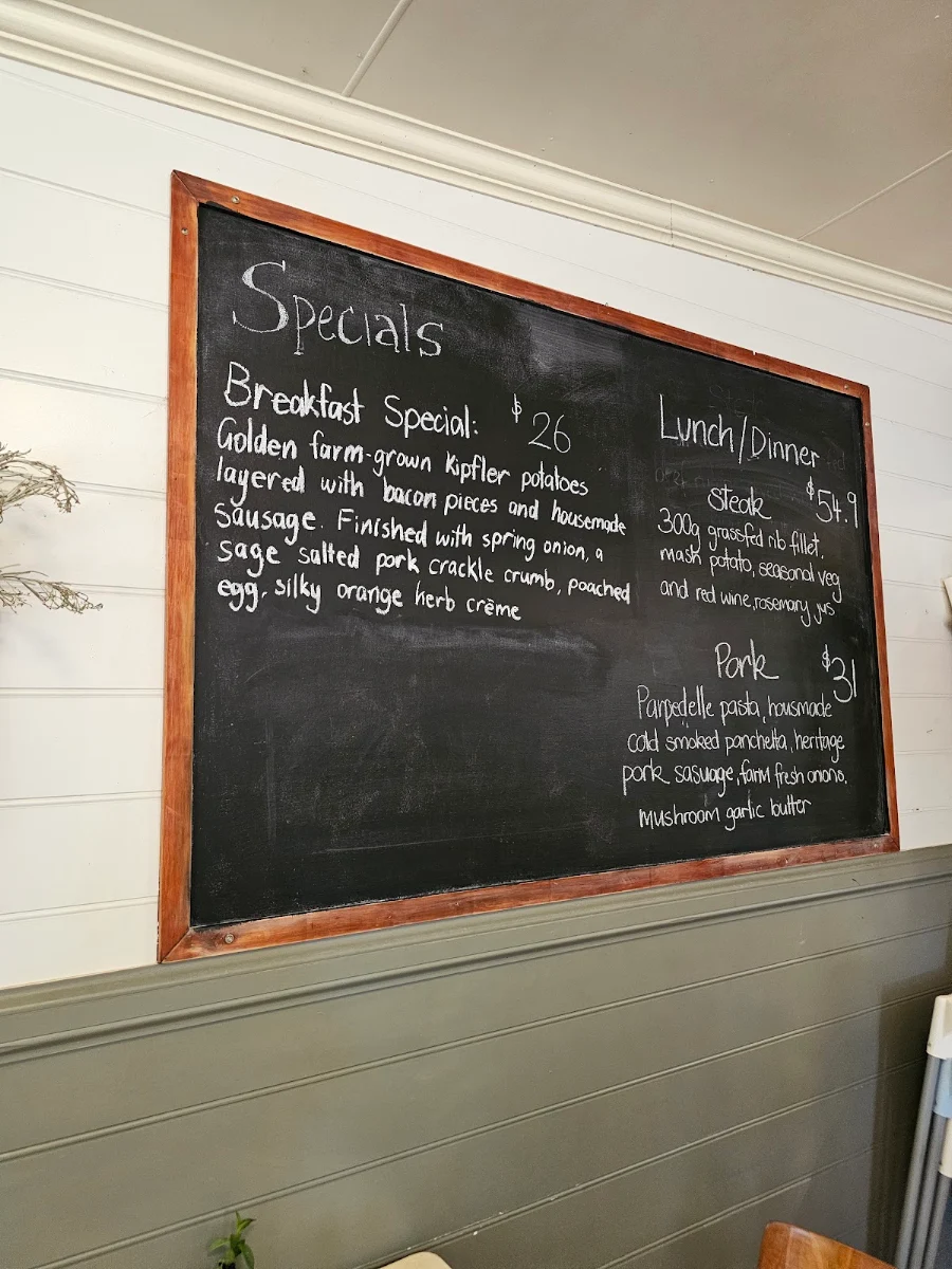 Menu, Whipbird
