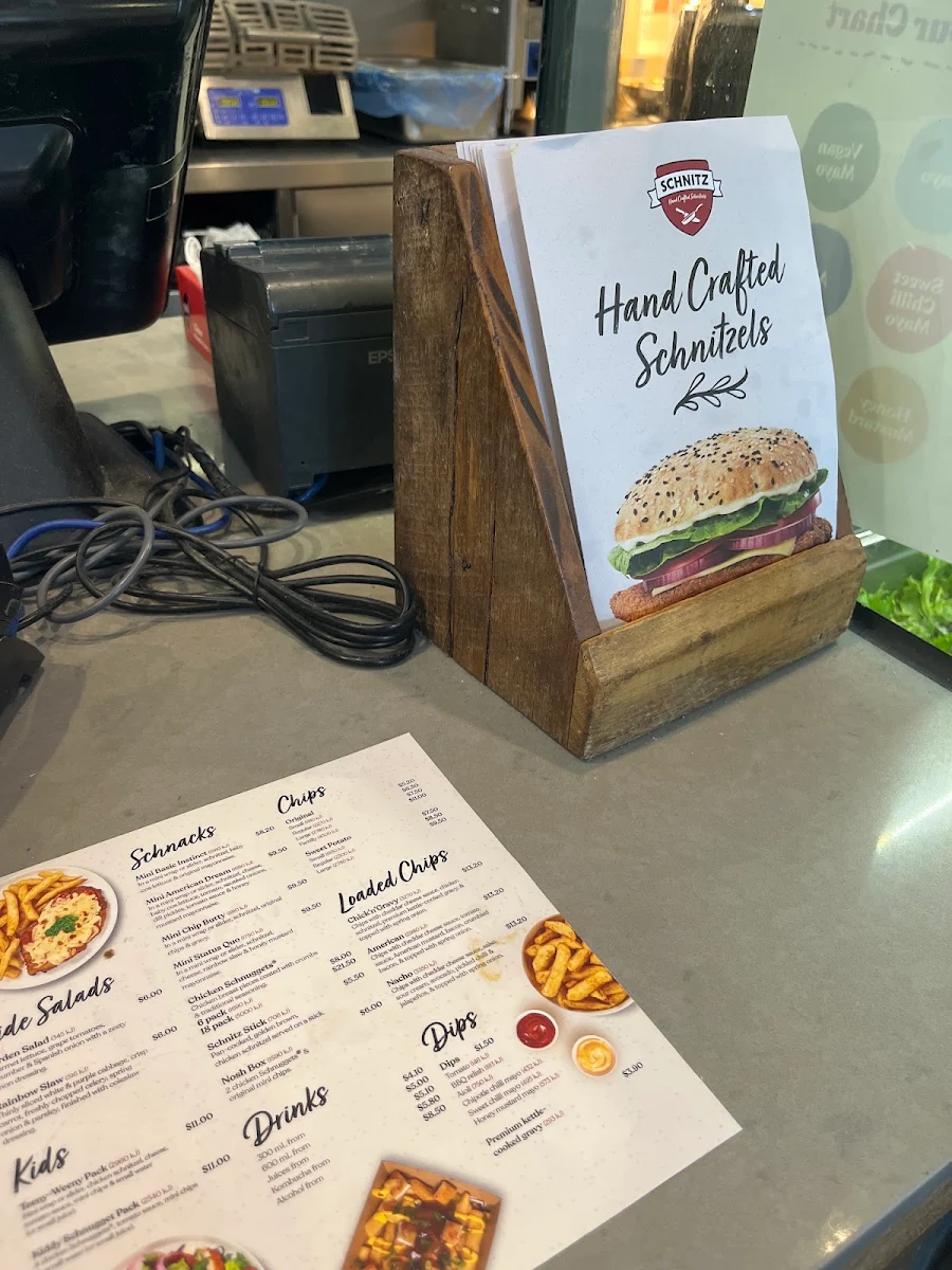 Menu, Schnitz Airport West