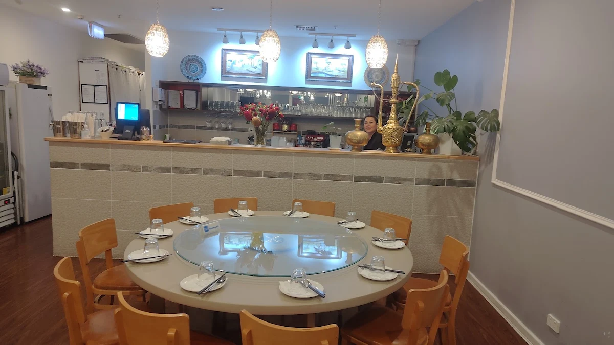 Vibe, Amat Restaurant