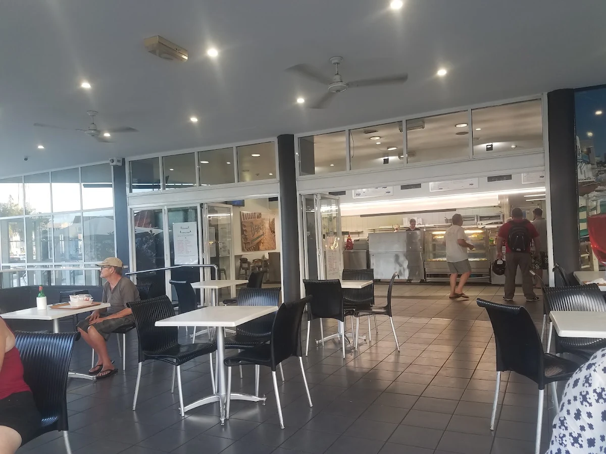 Vibe, Simply Tops Seafood Bar
