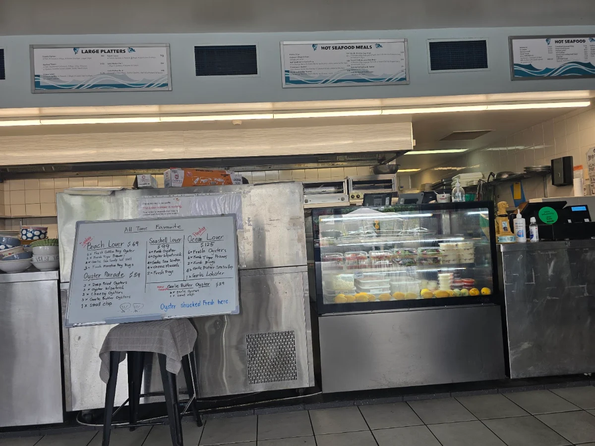 Vibe, Simply Tops Seafood Bar