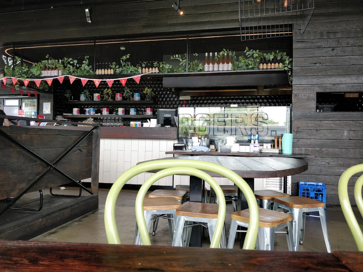 Vibe, Grill'd Burgers - Everton Park