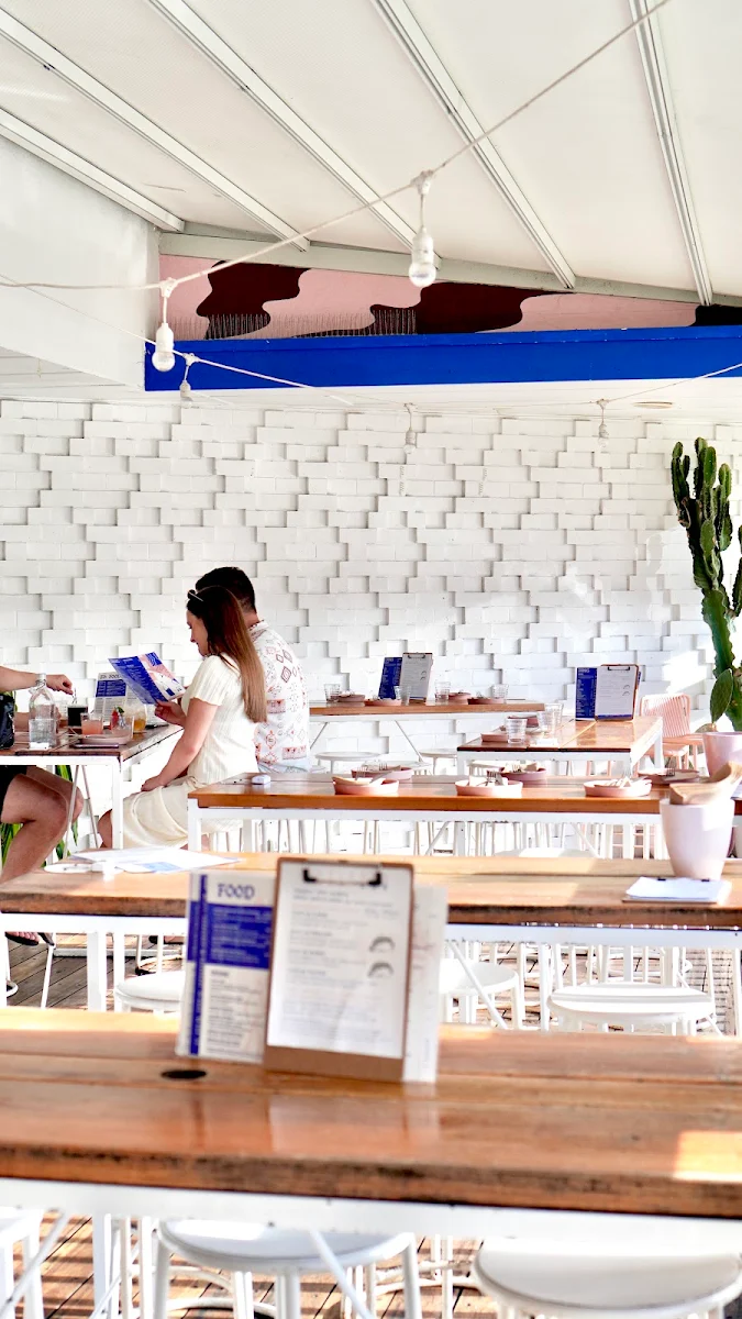 Vibe, MexiCali Bar Y Taqueria - Nobby Beach