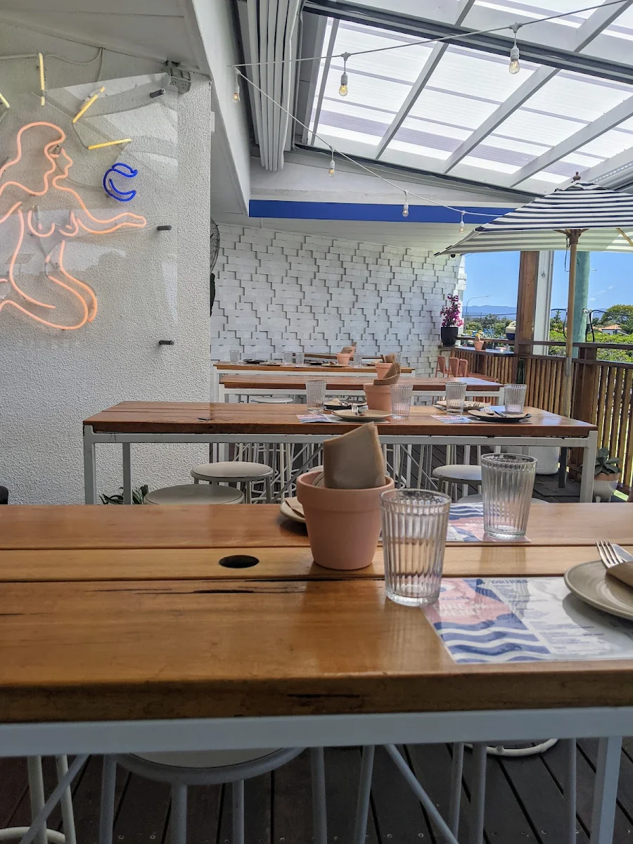 Vibe, MexiCali Bar Y Taqueria - Nobby Beach