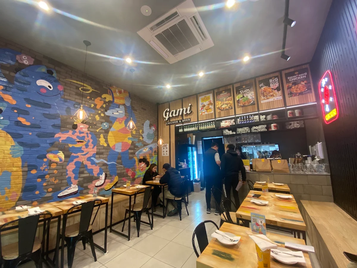 Vibe, Seoul Table by Gami