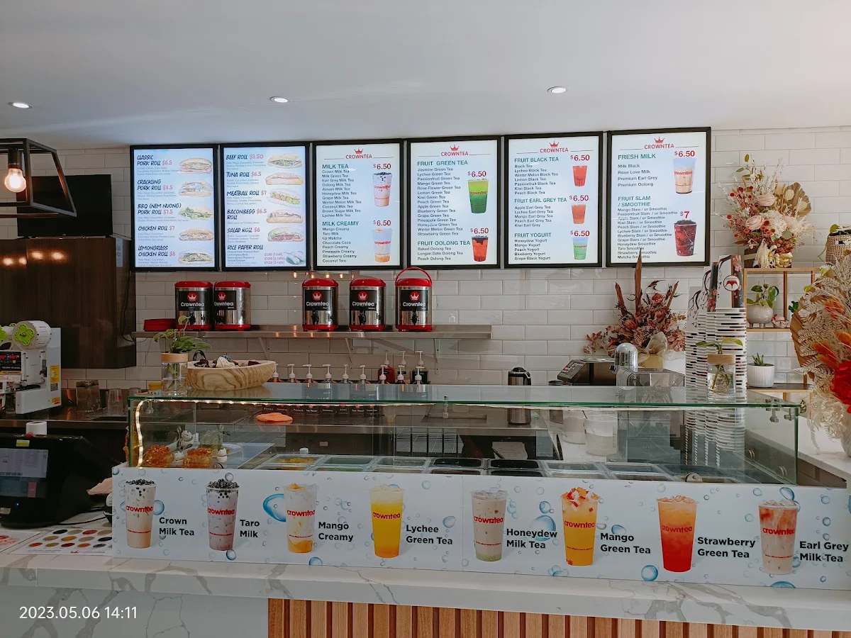 Menu, Crown Tea + Banh Mi