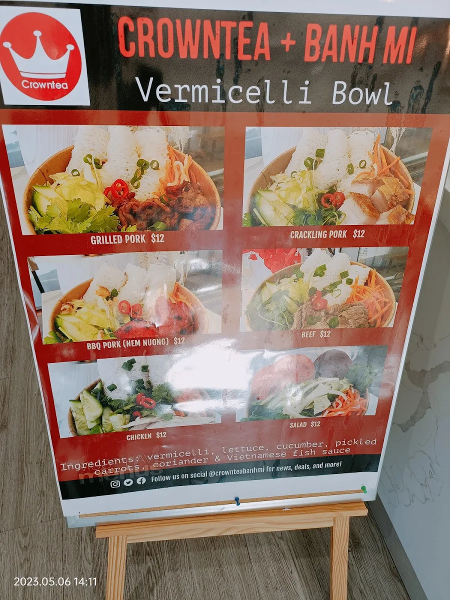 Menu, Crown Tea + Banh Mi