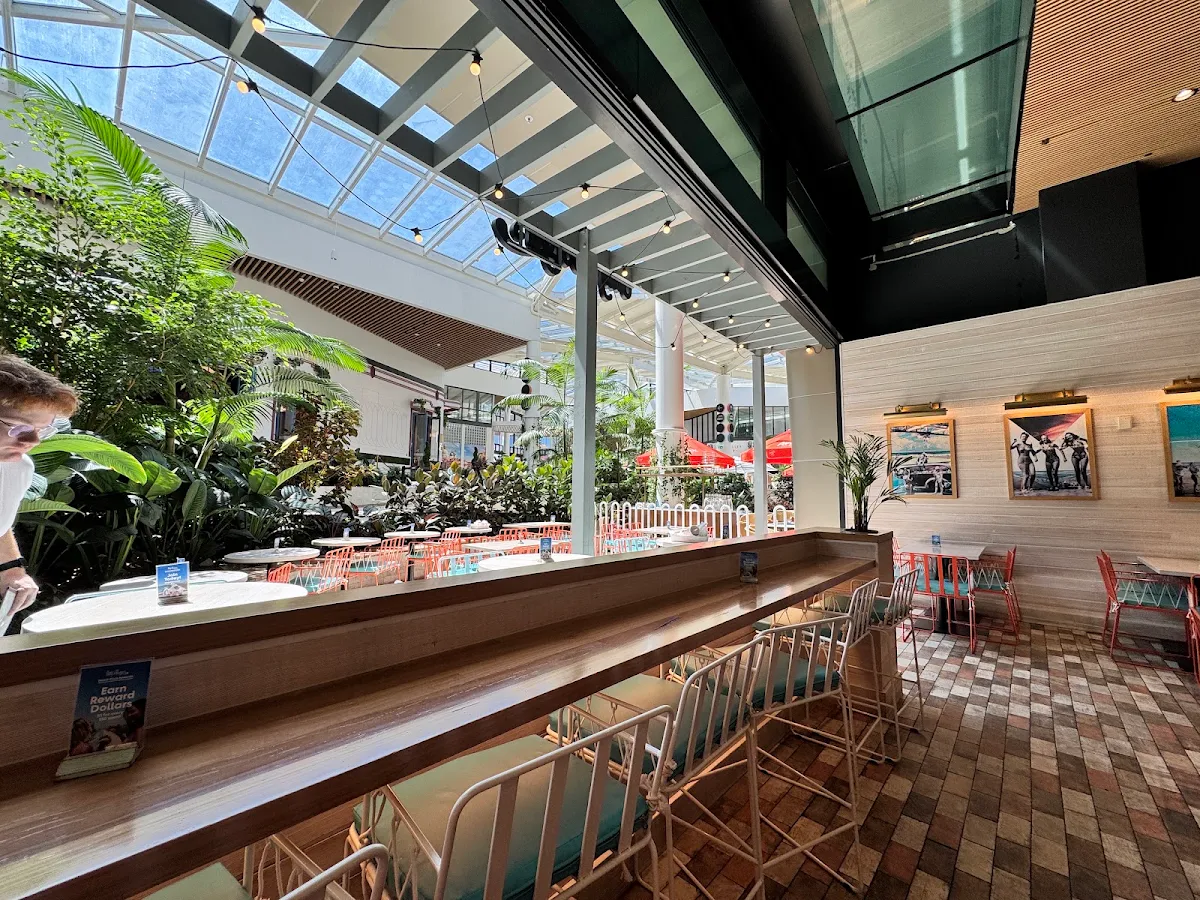 Vibe, Betty's Burgers