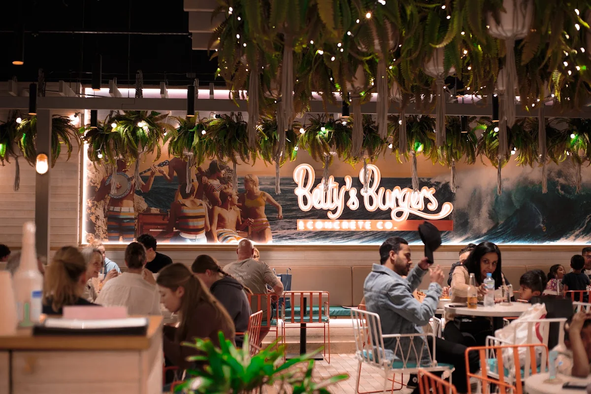 Vibe, Betty's Burgers