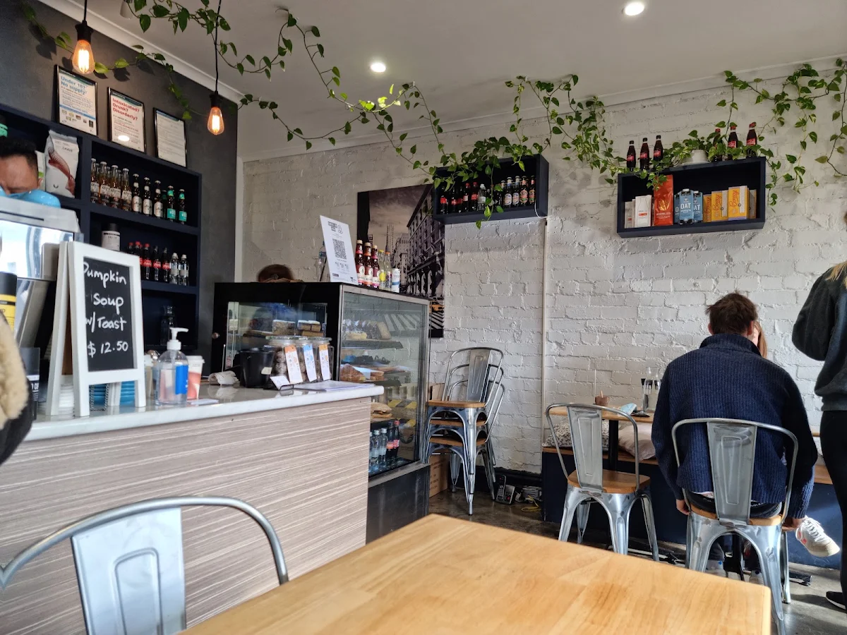 Vibe, Leaf Lane Cafe