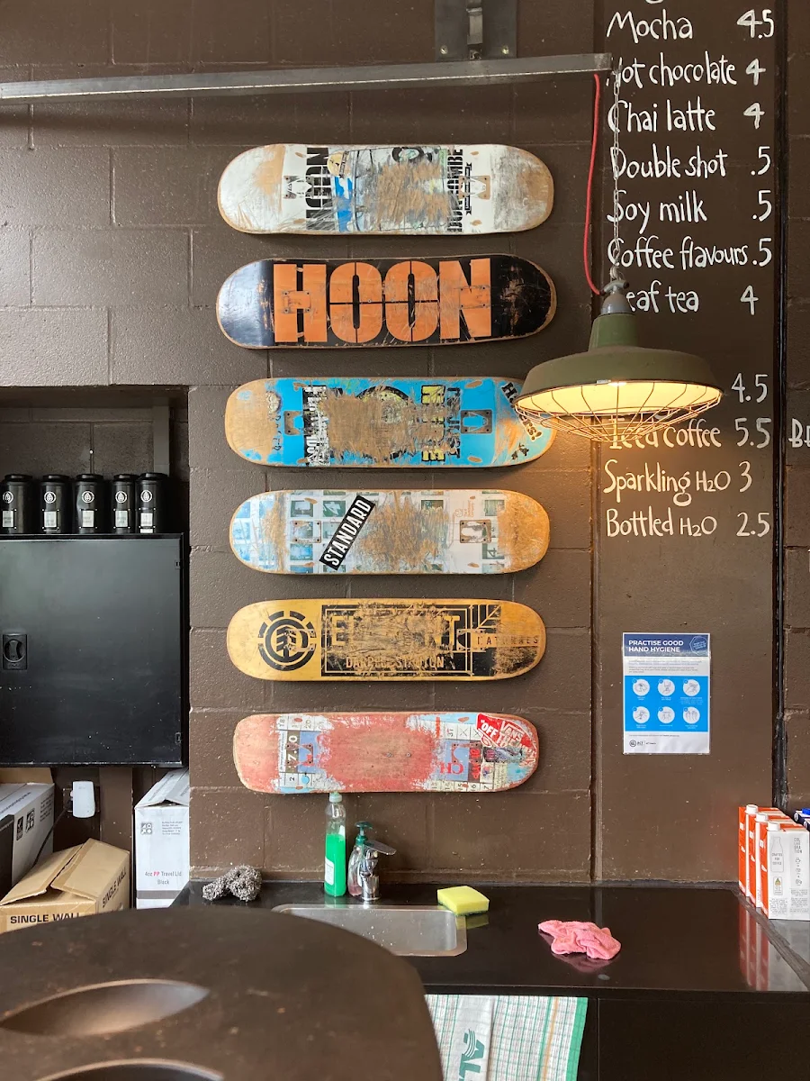 Menu, Hideout