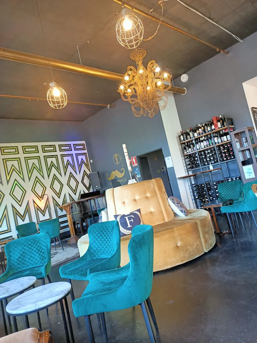 Vibe, Désir Wine & Cocktail Lounge