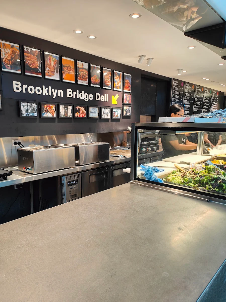 Vibe, Brooklyn Bridge Deli