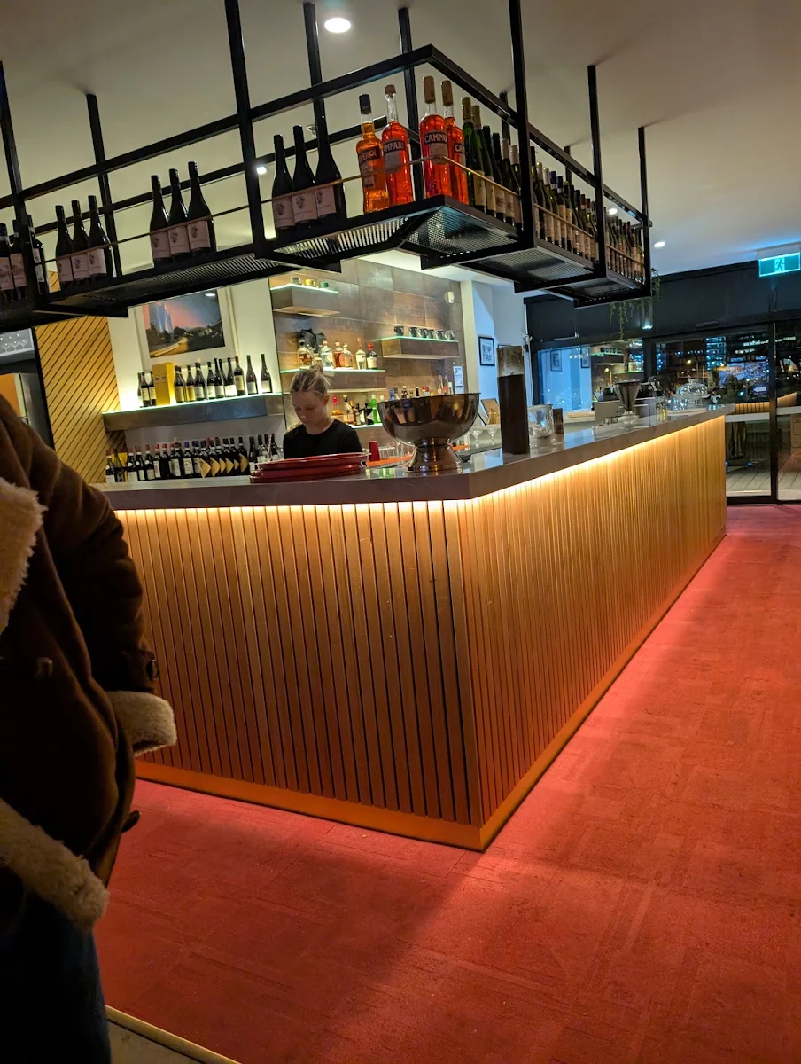 Vibe, Fellini Restaurant