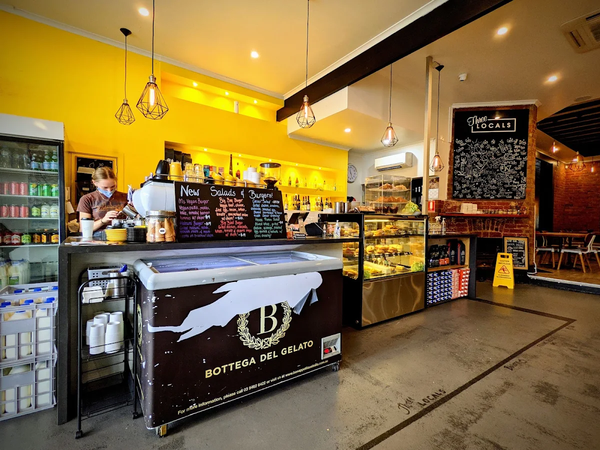 Vibe, Three Locals Cafe, Fairfield