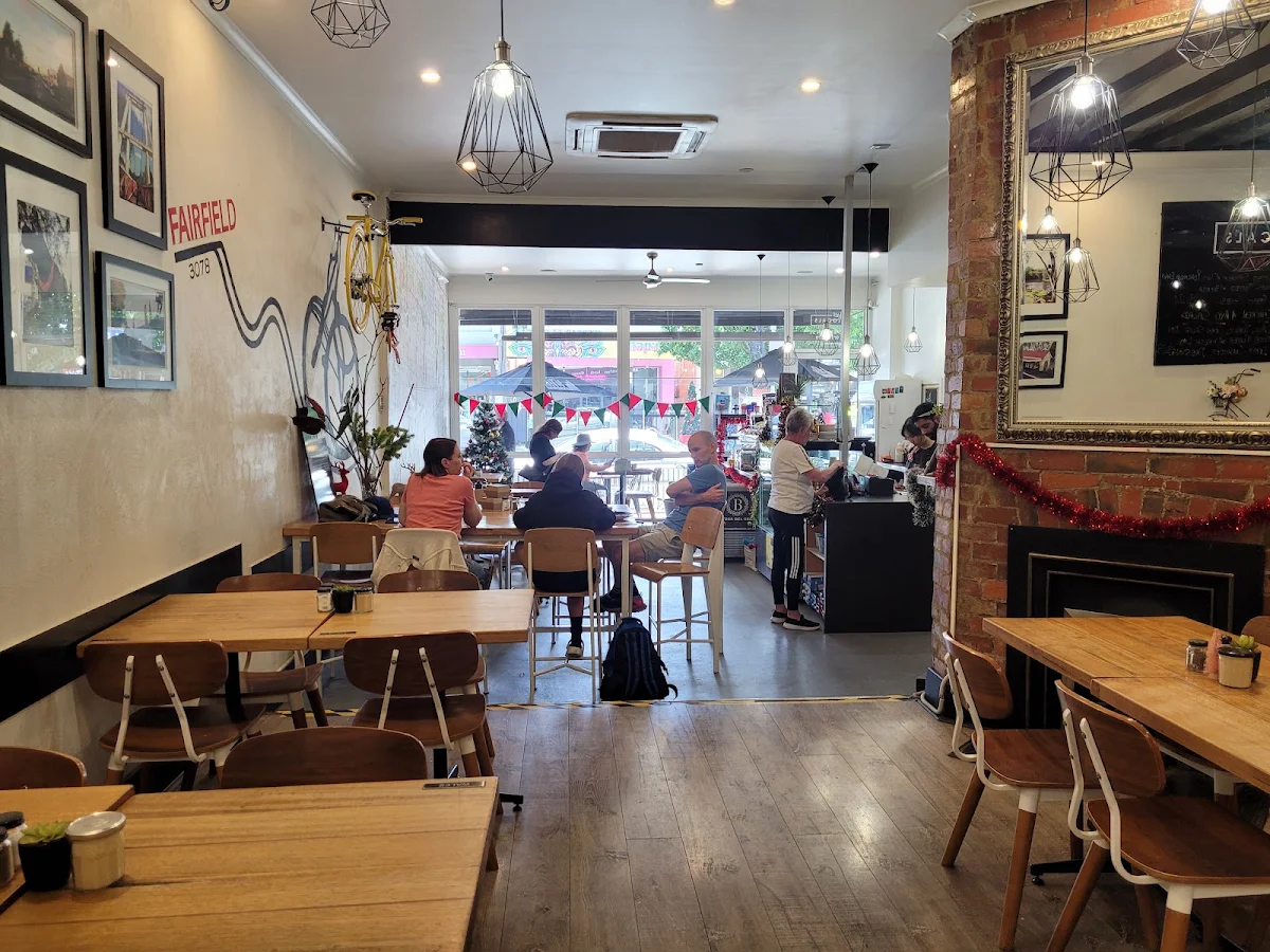 Vibe, Three Locals Cafe, Fairfield