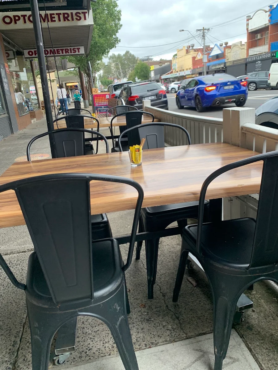 Vibe, Three Locals Cafe, Fairfield