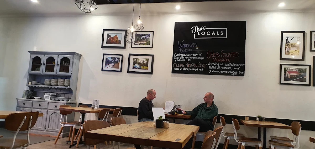 Vibe, Three Locals Cafe, Fairfield