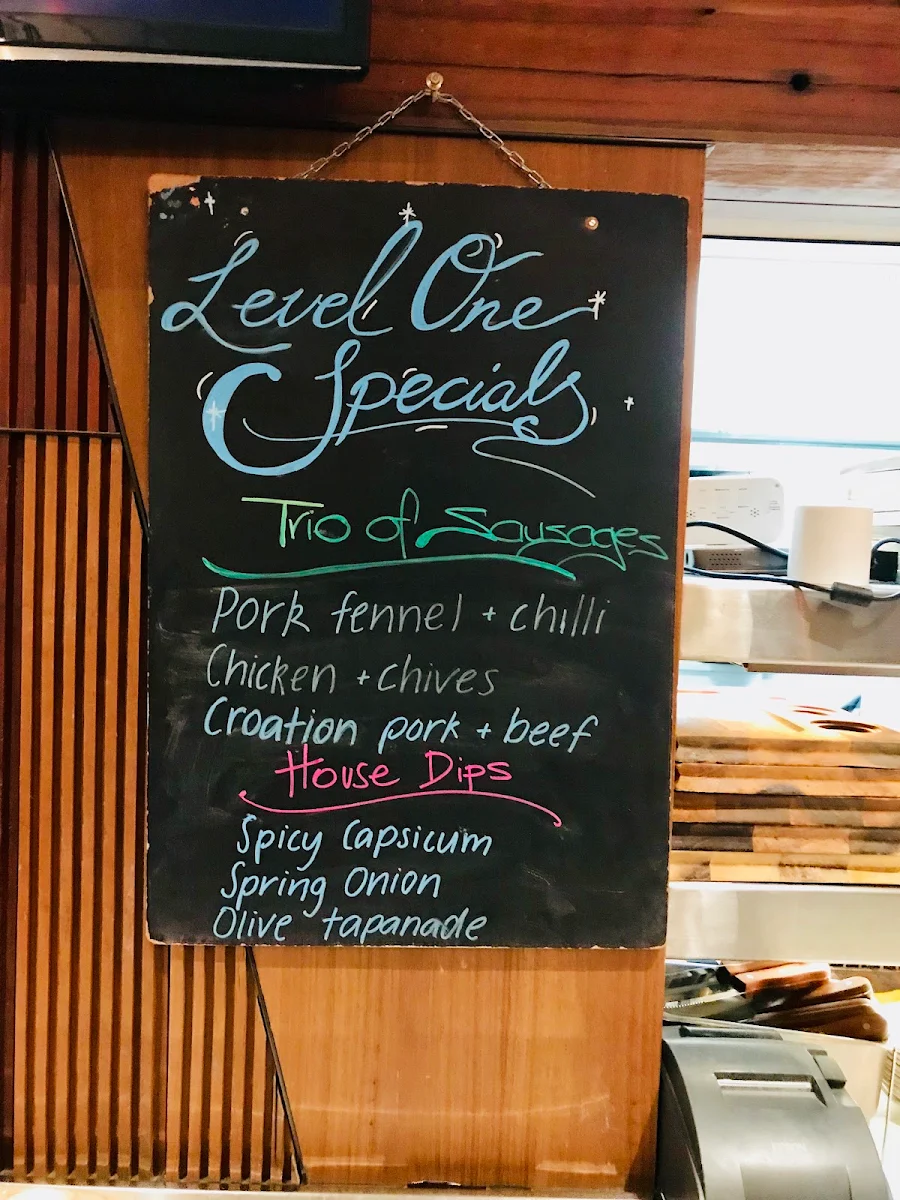 Menu, Level One
