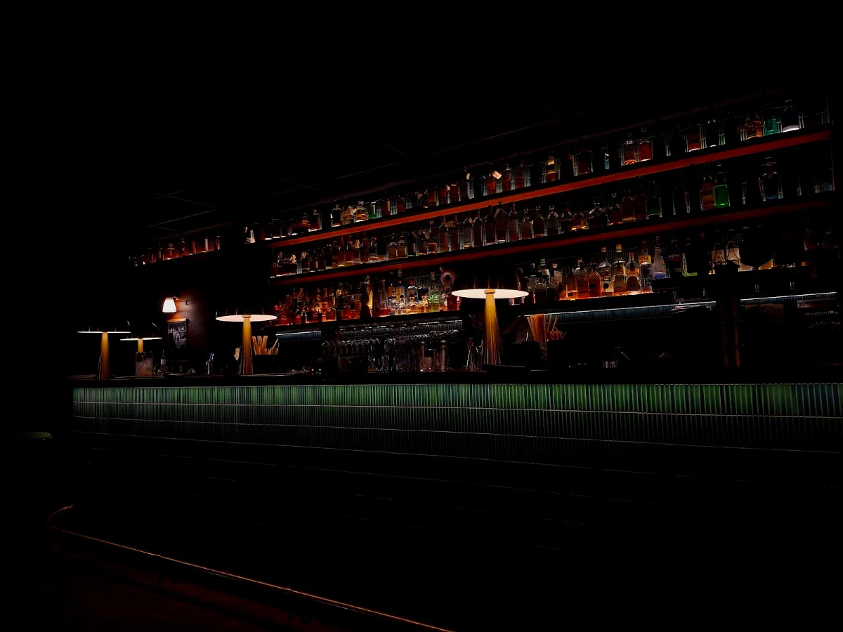 Vibe, The Hound Small Bar