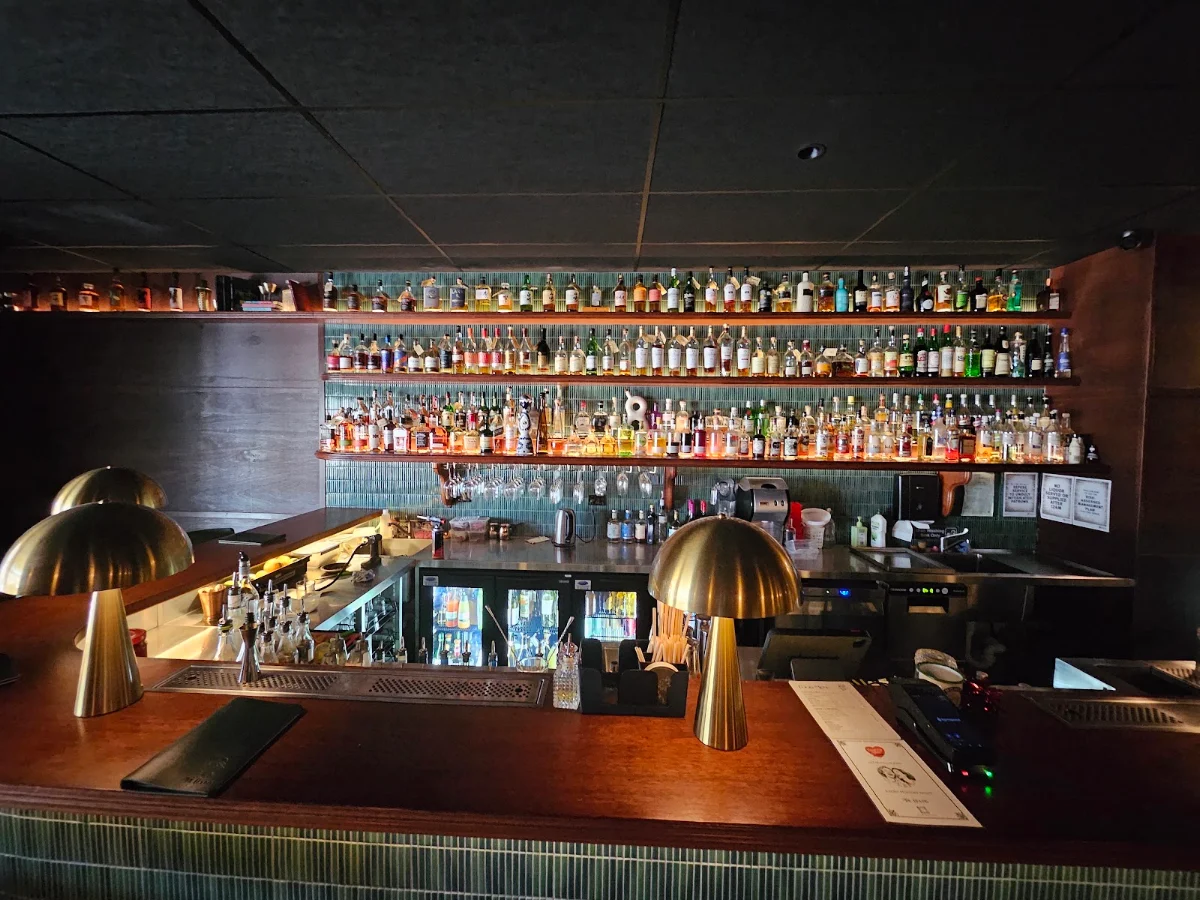Vibe, The Hound Small Bar
