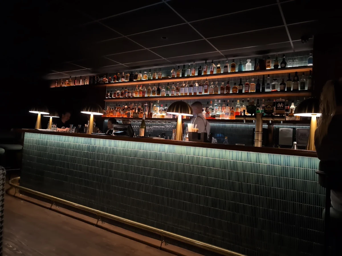 Vibe, The Hound Small Bar