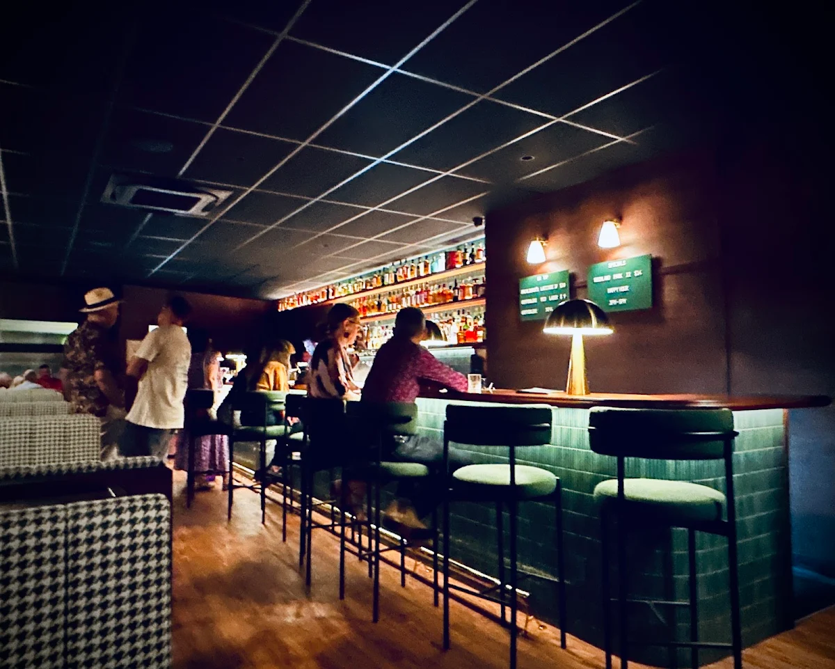Vibe, The Hound Small Bar