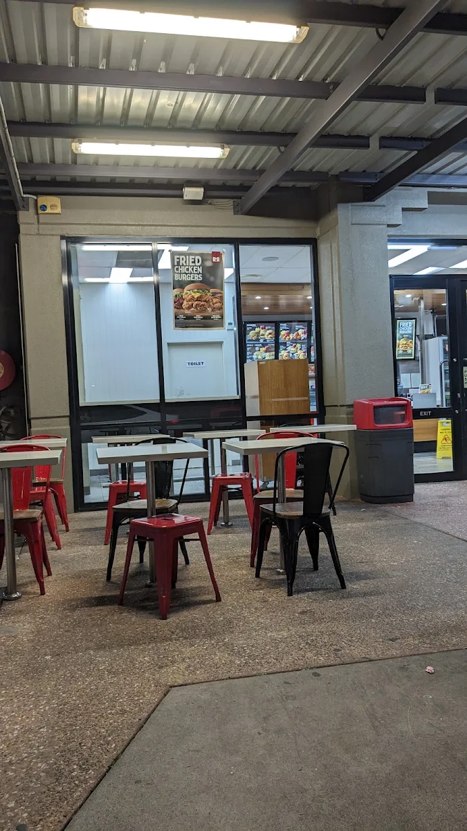 Vibe, Red Rooster Narangba