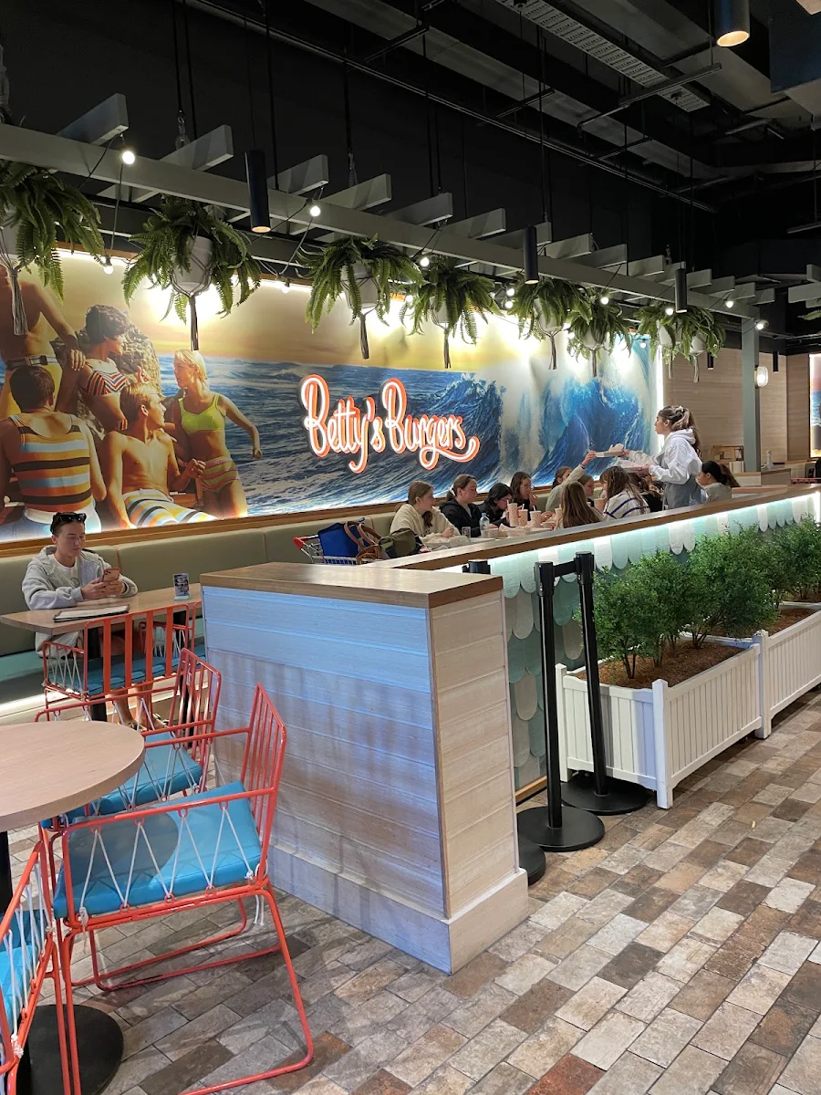 Vibe, Betty's Burgers
