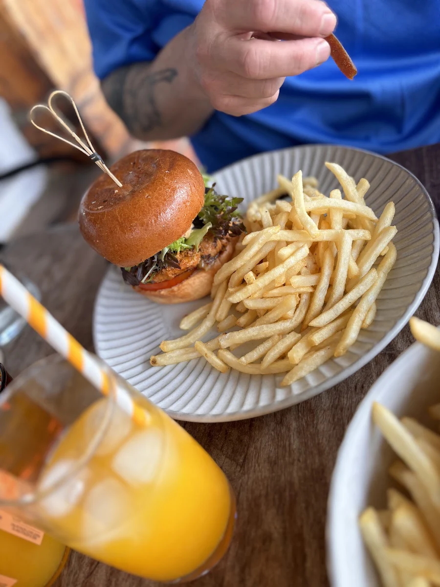 Food & drink, blackbird
