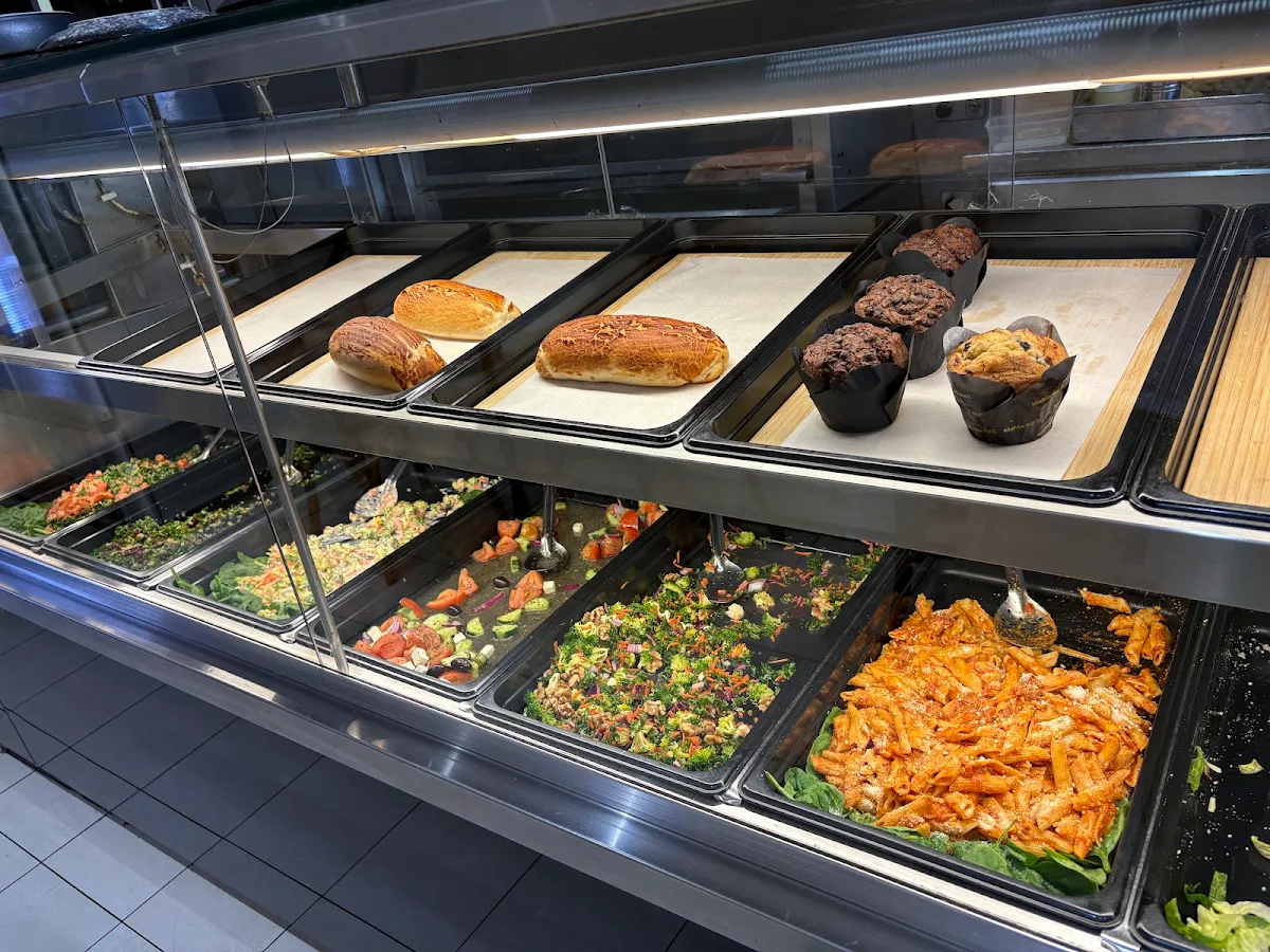 Vibe, Roseville Chickens & Salads