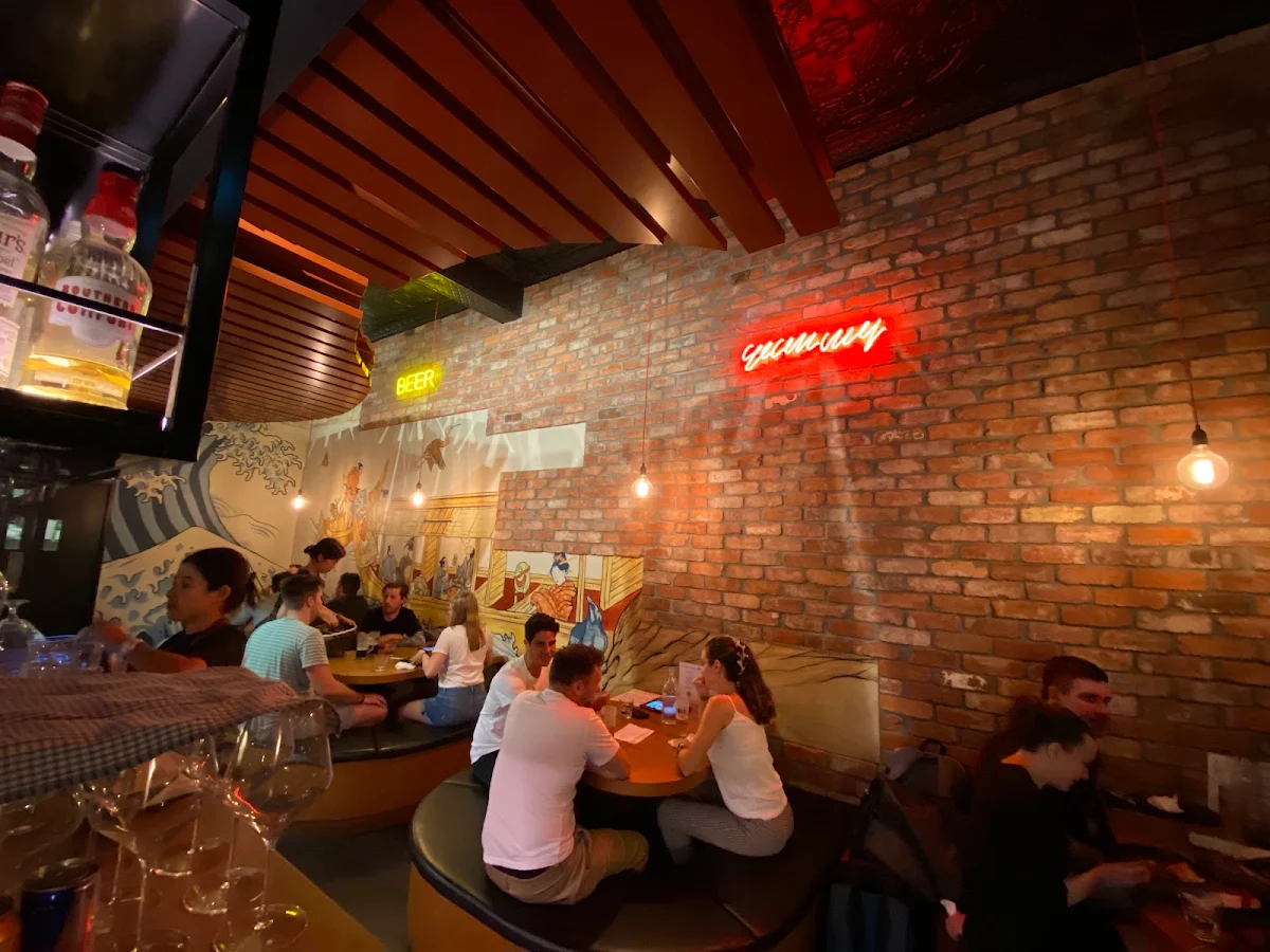 Vibe, Tatsu Ramen Gyoza Bar