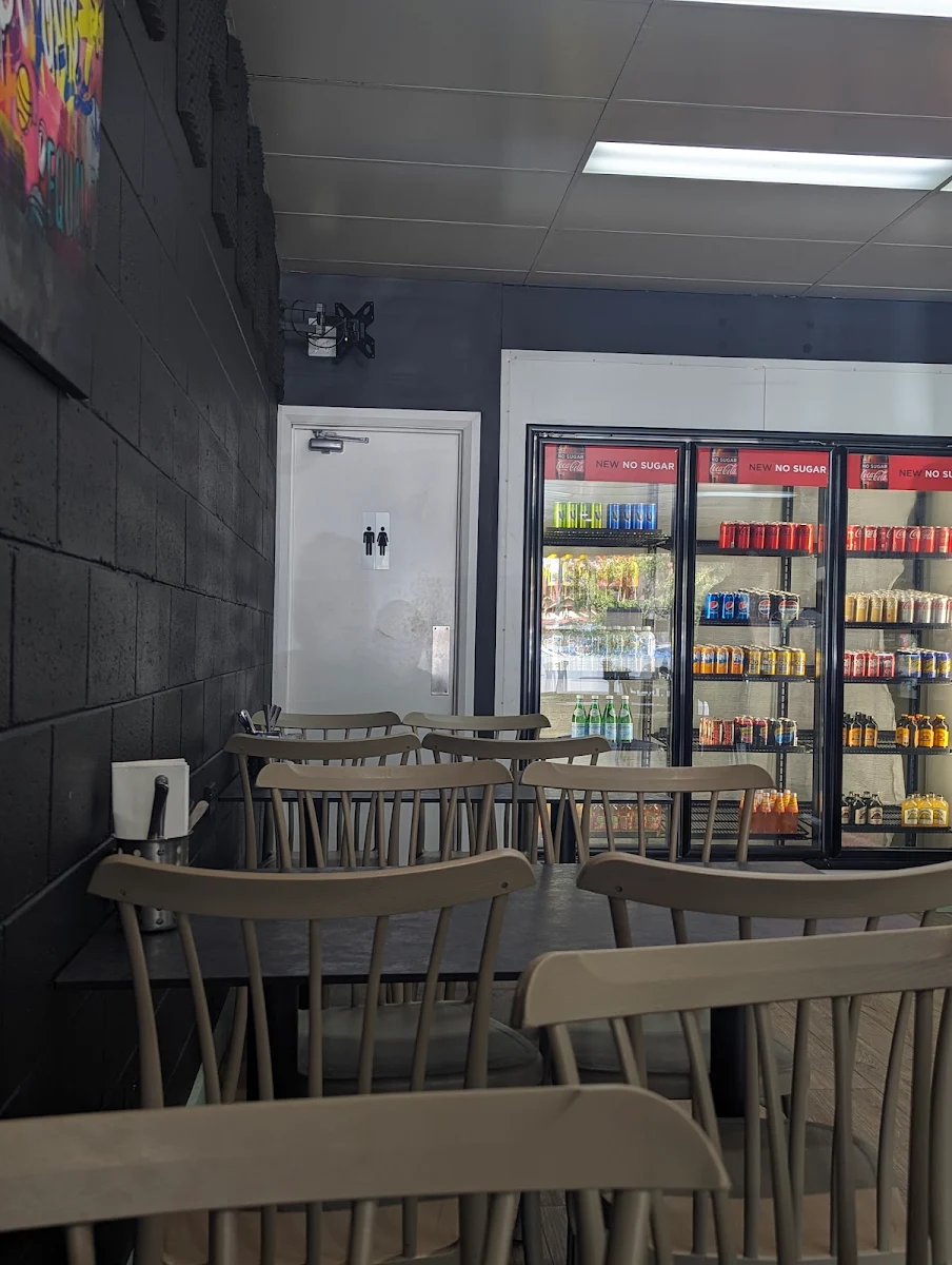 Vibe, Pagey’s Cafe