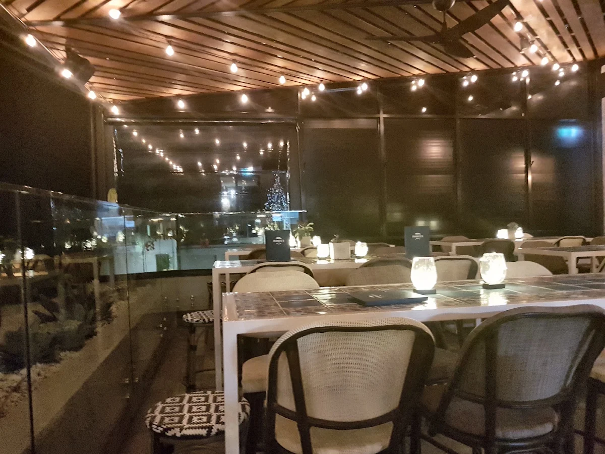 Vibe, Frankie's Rooftop