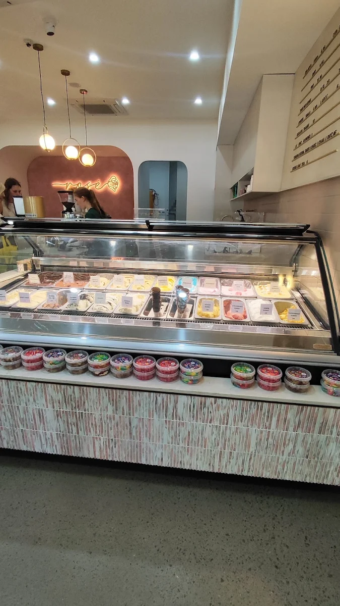 Vibe, Rosé Gelateria