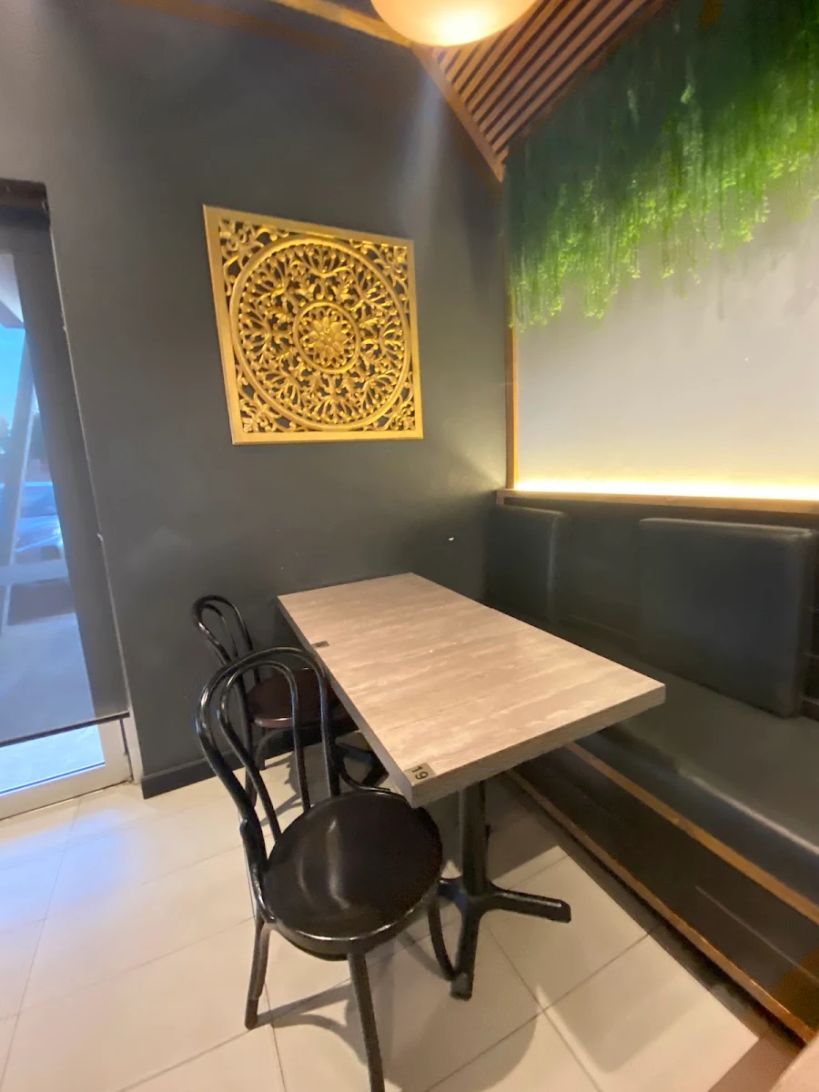Vibe, Willow Thai Restaurant