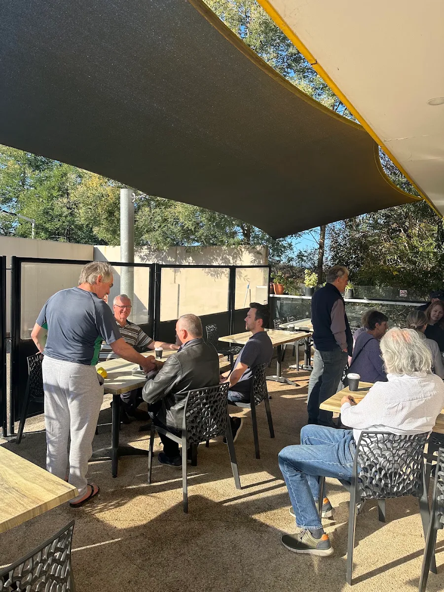 Vibe, Cook Rd Café