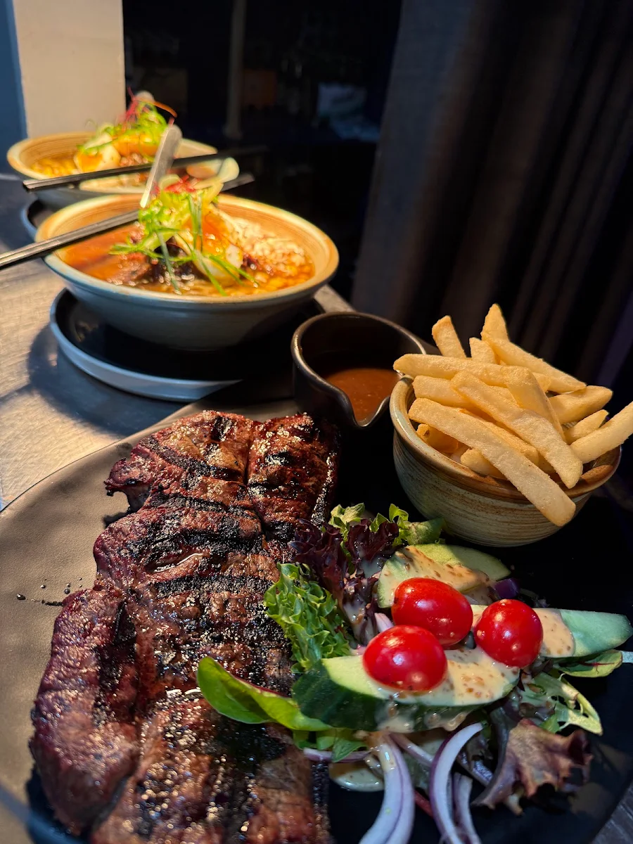 Food & drink, Drunken Monkey Cafe Bar & Restaurant Broadbeach