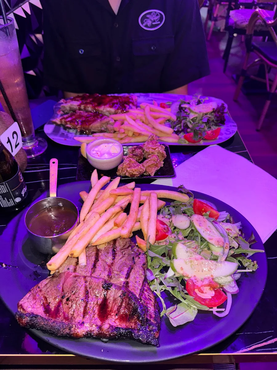 Food & drink, Drunken Monkey Cafe Bar & Restaurant Broadbeach