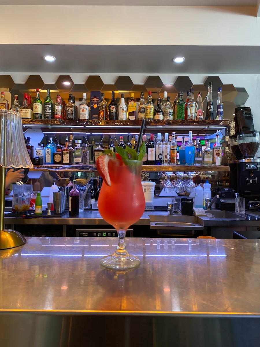 Vibe, Drunken Monkey Cafe Bar & Restaurant Broadbeach