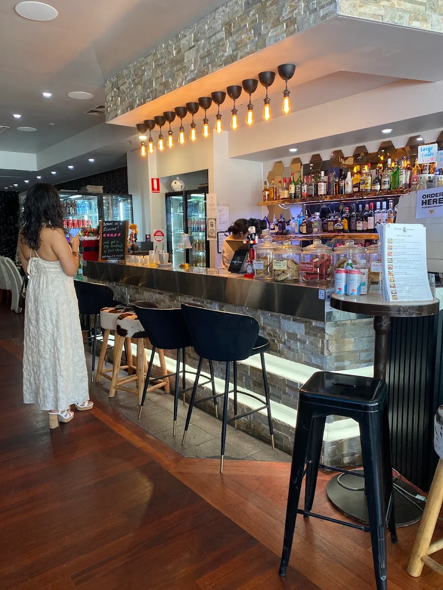 Vibe, Drunken Monkey Cafe Bar & Restaurant Broadbeach