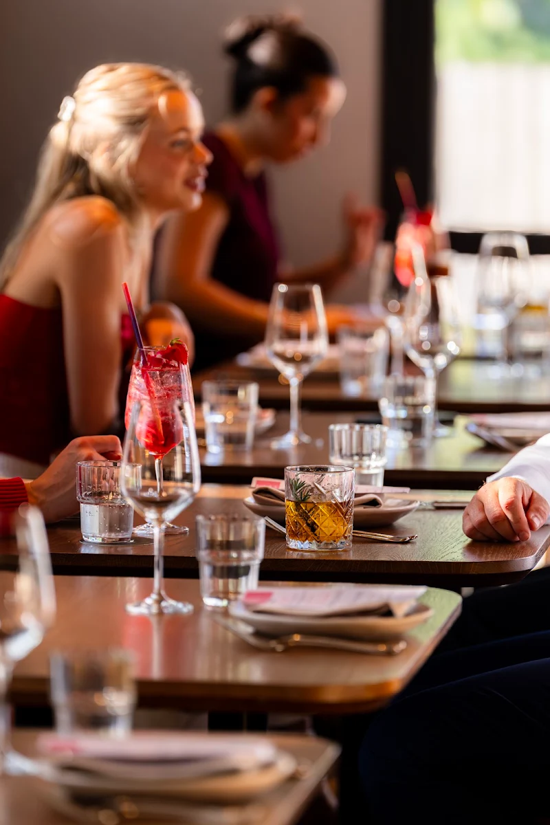 Food & drink, TOTE Bar & Dining