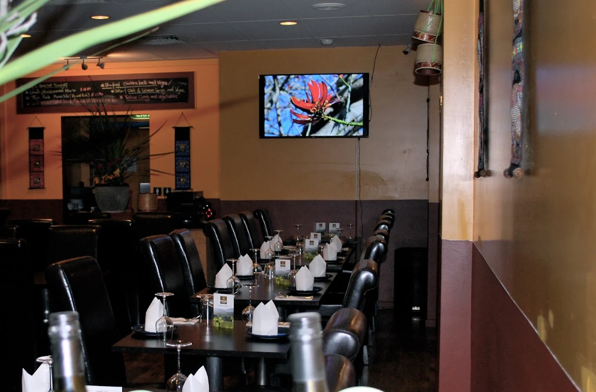 Vibe, Manor Thai Restaurant