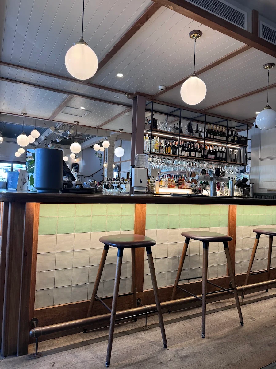 Vibe, Royal Oak Hotel